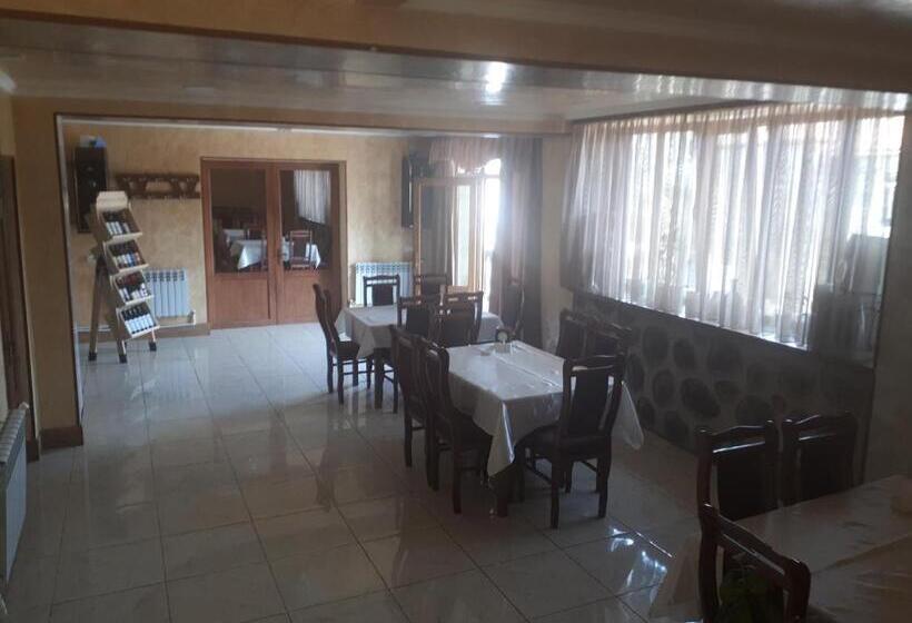 تختخواب و صبحانه Vivas