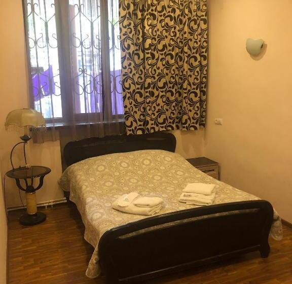 تختخواب و صبحانه Vivas