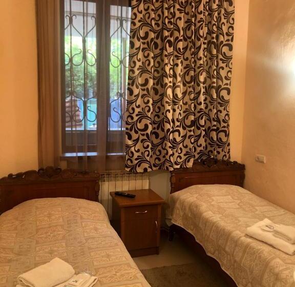 تختخواب و صبحانه Vivas