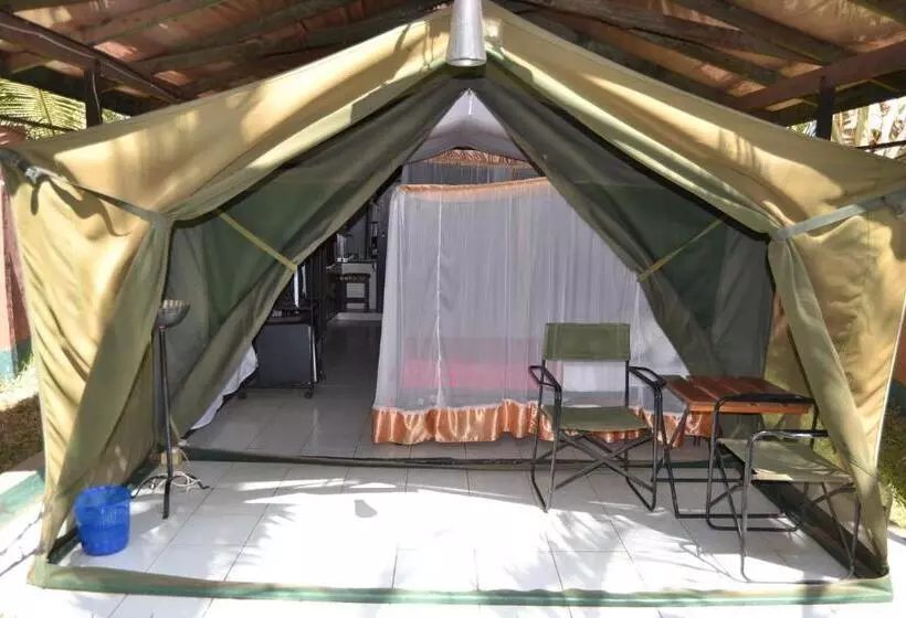 هتل Impala Safari Lodge