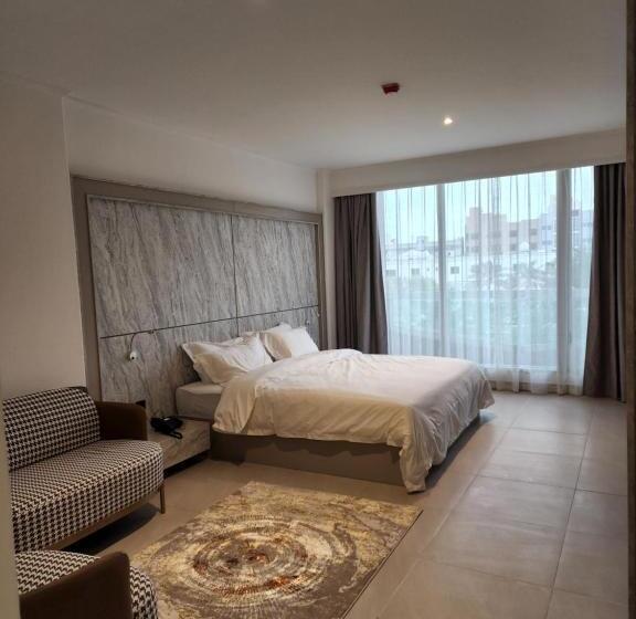 هتل Imperial Suites