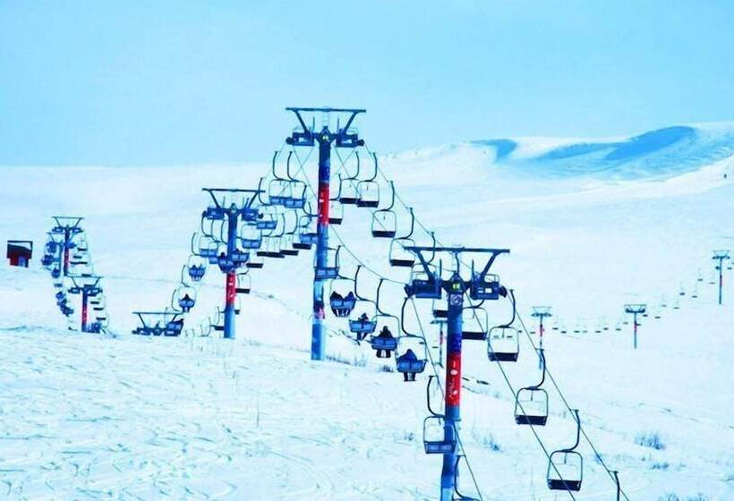 هتل Grace Kecharis