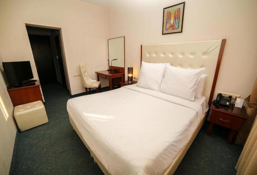 هتل Grace Kecharis