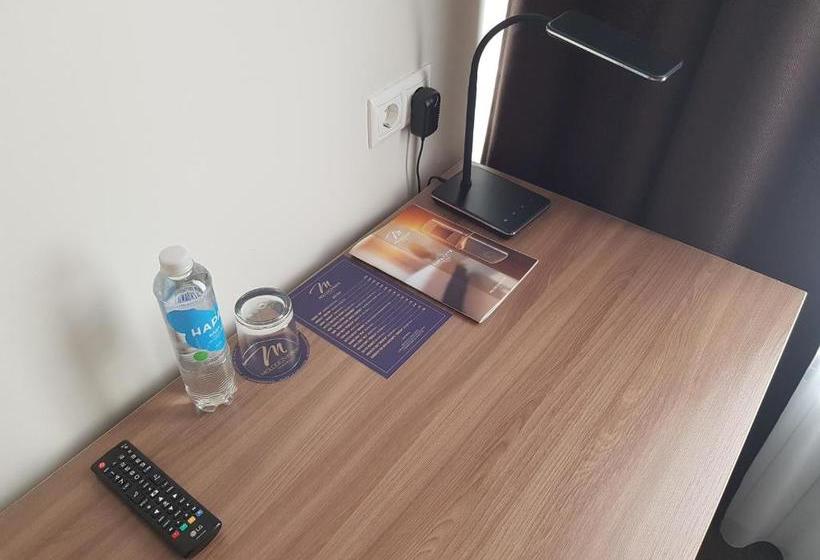 ホテル Molodezhnaya