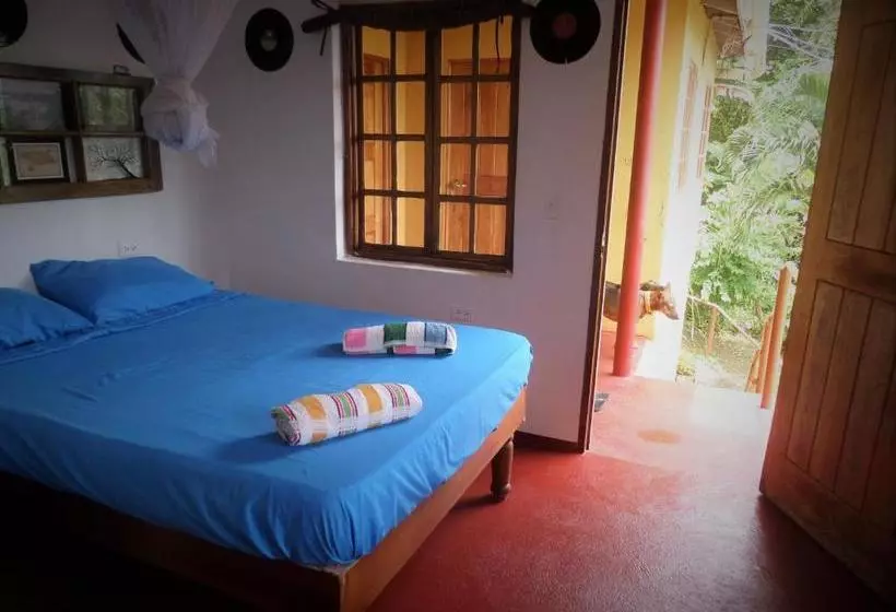 استراحتگاه La Familia Guest House And Natural Farm