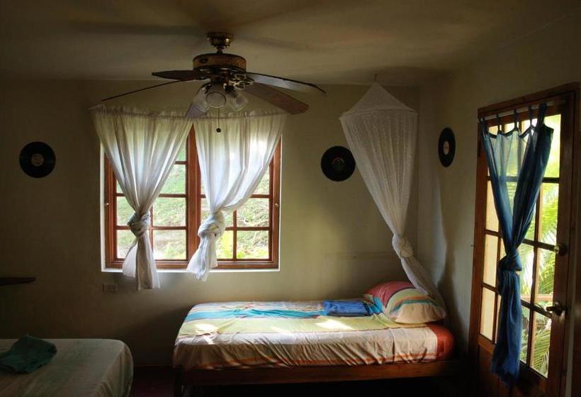 استراحتگاه La Familia Guest House And Natural Farm