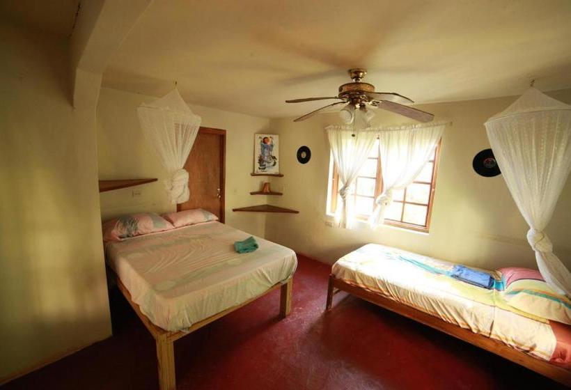 استراحتگاه La Familia Guest House And Natural Farm