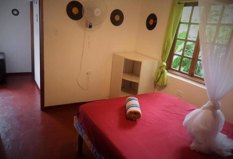 استراحتگاه La Familia Guest House And Natural Farm