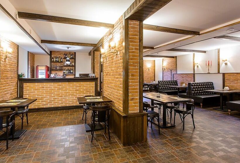 Mini Hotel Gastsinny Yard La Menska