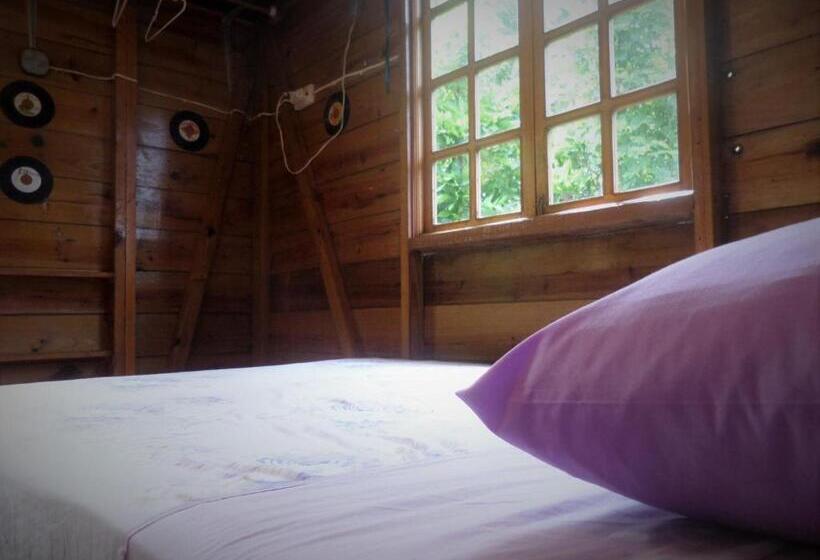 استراحتگاه La Familia Guest House And Natural Farm