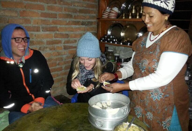 تختخواب و صبحانه Bandipur Samira Homestay   Experience The Best For Less