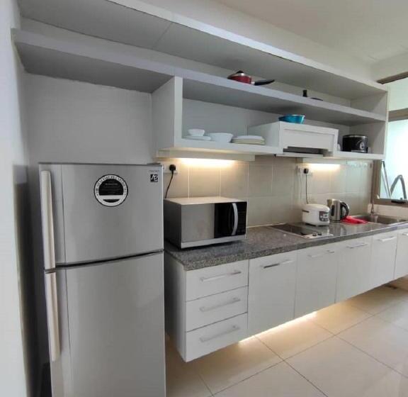 Hotel Shaftsbury Residence Cyberjaya With Free Parking & Netflix