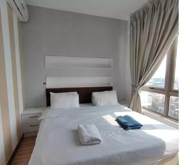 Hotelli Shaftsbury Residence Cyberjaya With Free Parking & Netflix