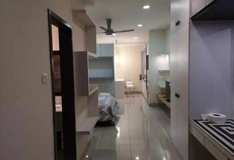 Hotelli Shaftsbury Residence Cyberjaya With Free Parking & Netflix