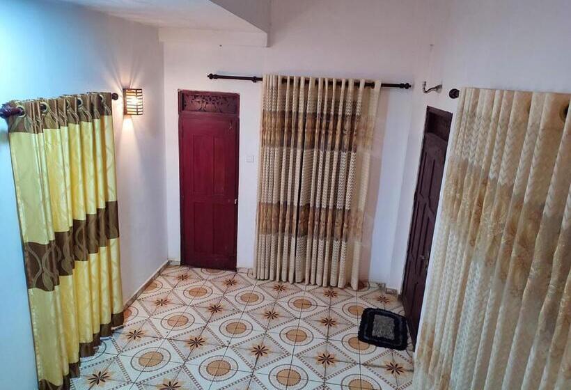 فندق Summer House Surf Inn