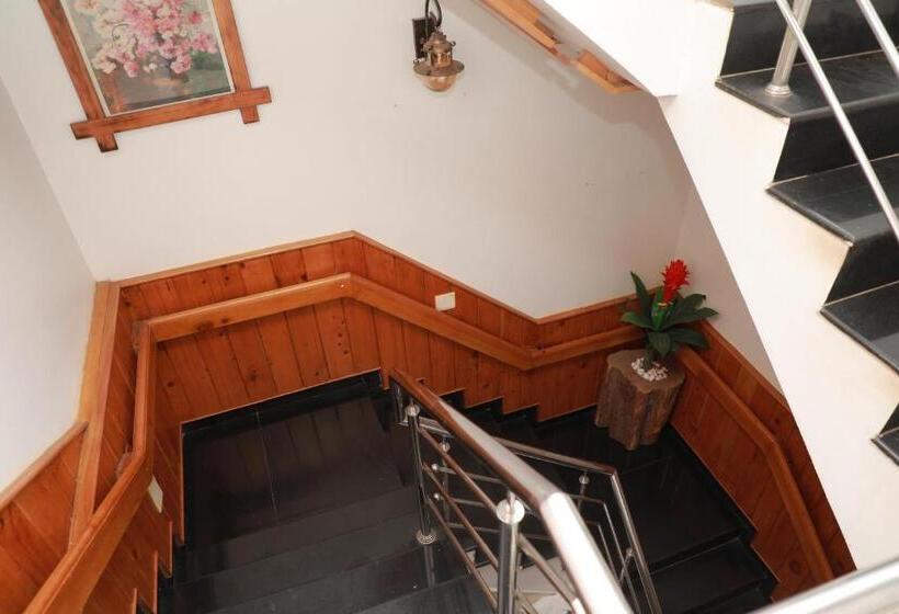 Hotel The Woodlands Residency Unmarried And Stag Groups Not Allowed