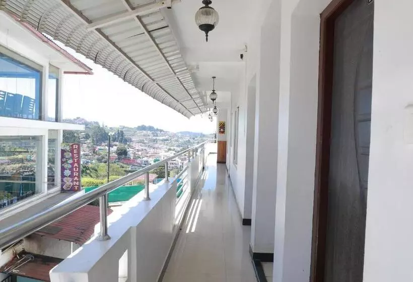 Hotelli The Woodlands Residency  Unmarried And Stag Groups Not Allowed