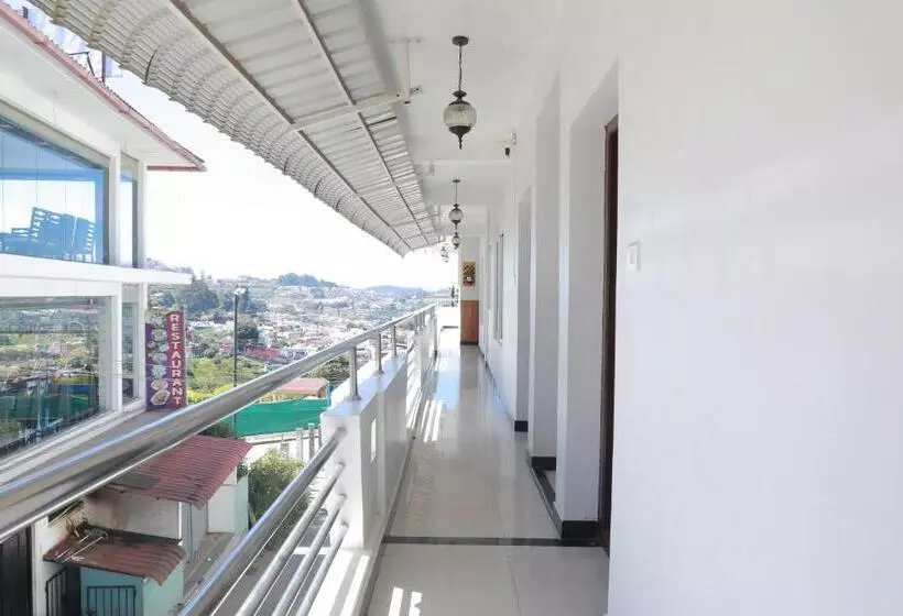 Hotelli The Woodlands Residency  Unmarried And Stag Groups Not Allowed