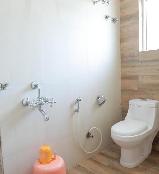 Hotel The Woodlands Residency Unmarried And Stag Groups Not Allowed