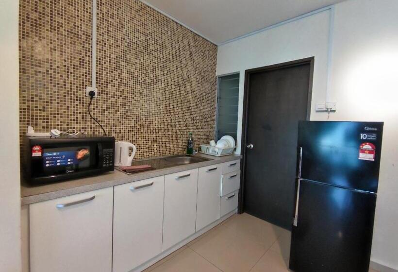 Marina Island Lumut Homestay By Goopro