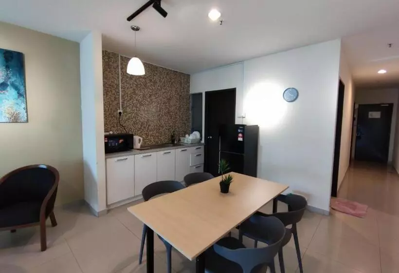 Marina Island Lumut Homestay By Goopro