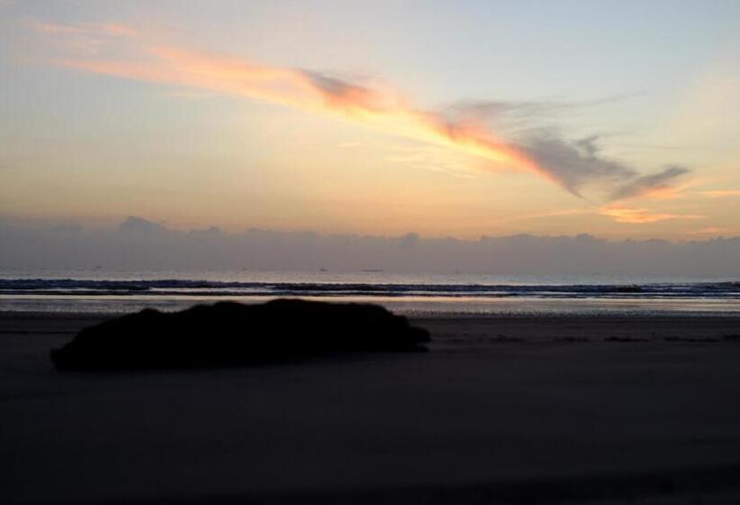 Timur Bay Seafront Residence By Damaifresh