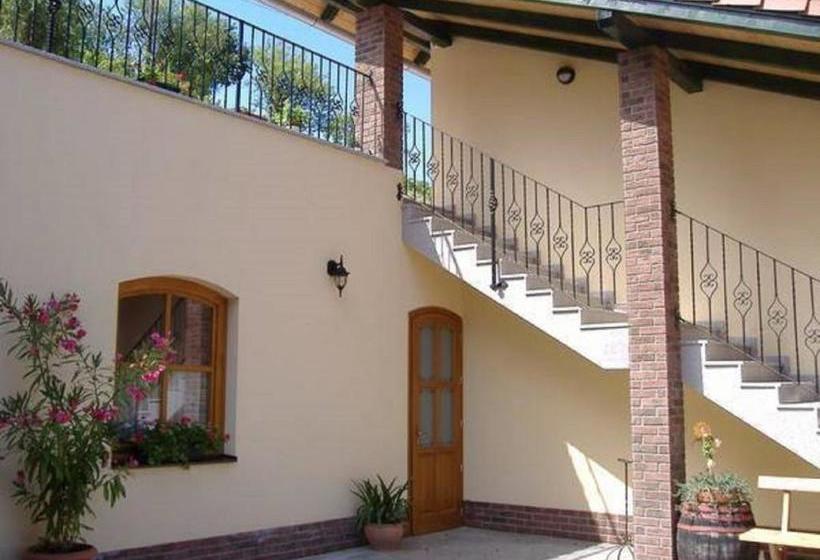 민박 Sárosdi Pince és Panzió