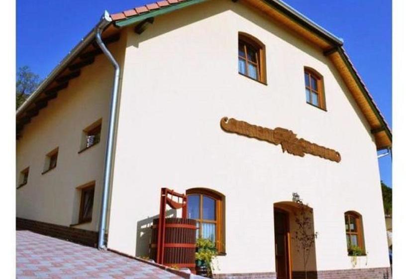 민박 Sárosdi Pince és Panzió