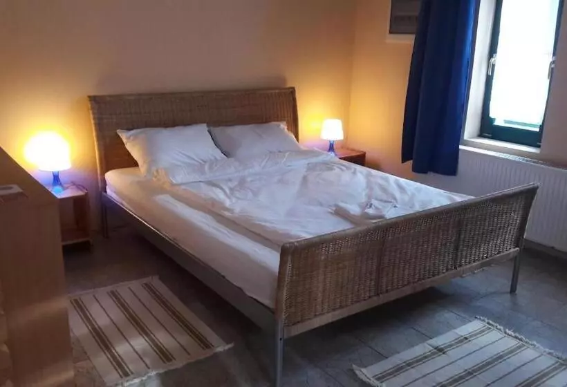 تختخواب و صبحانه Szalay Villa