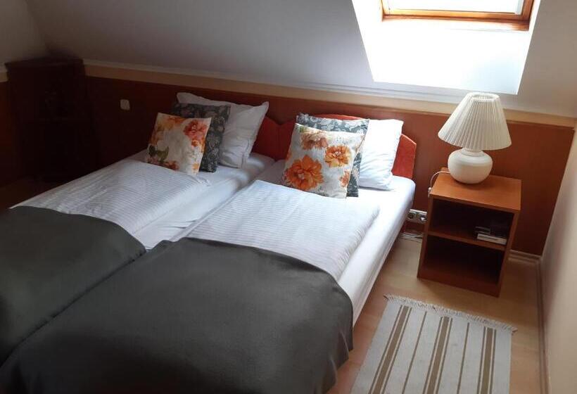 مبيت وإفطار Szalay Villa