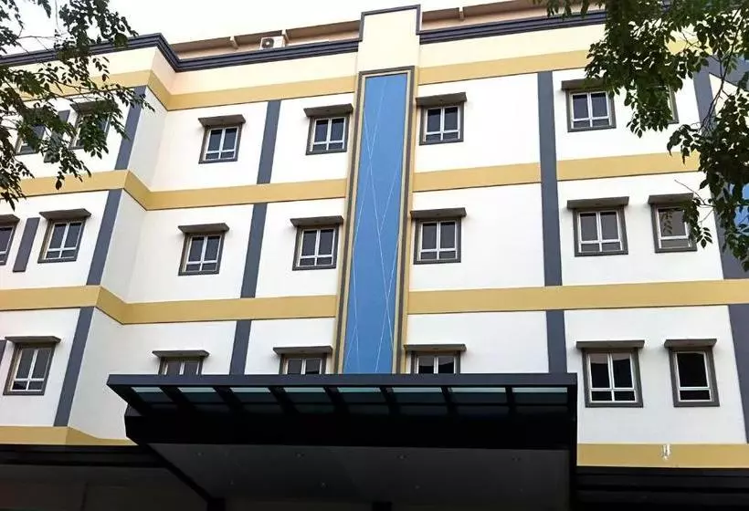 Hotelli Reddoorz Premium Near Harbour Bay Mall Batam 2
