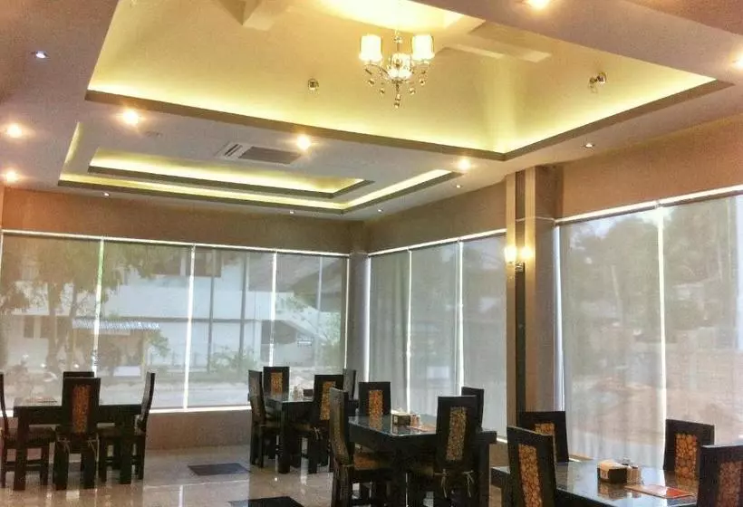 Hotelli Reddoorz Premium Near Harbour Bay Mall Batam 2