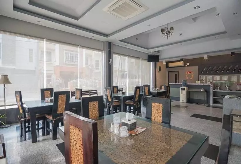 Hotelli Reddoorz Premium Near Harbour Bay Mall Batam 2