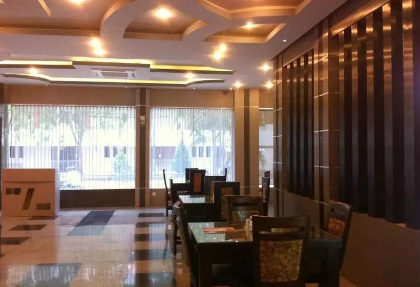 Hotelli Reddoorz Premium Near Harbour Bay Mall Batam 2