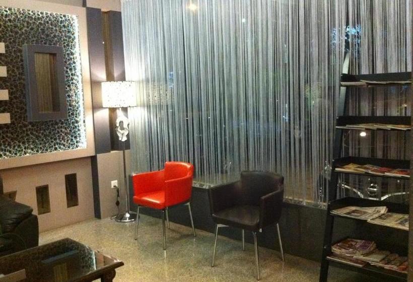 فندق Reddoorz Premium Near Harbour Bay Mall Batam 2