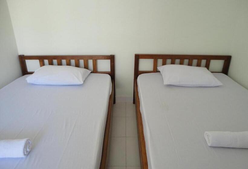 בית מלון כפרי Jazz Senggigi