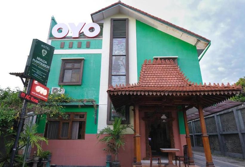 فندق Ndalem Mantrijeron