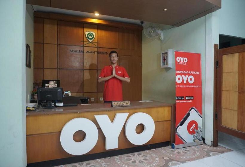 فندق Ndalem Mantrijeron