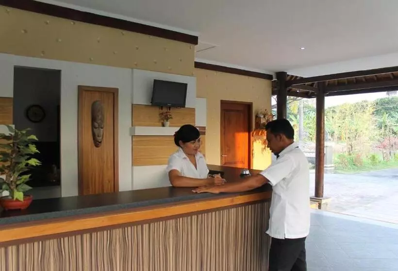 ホテル Prabhu Suites