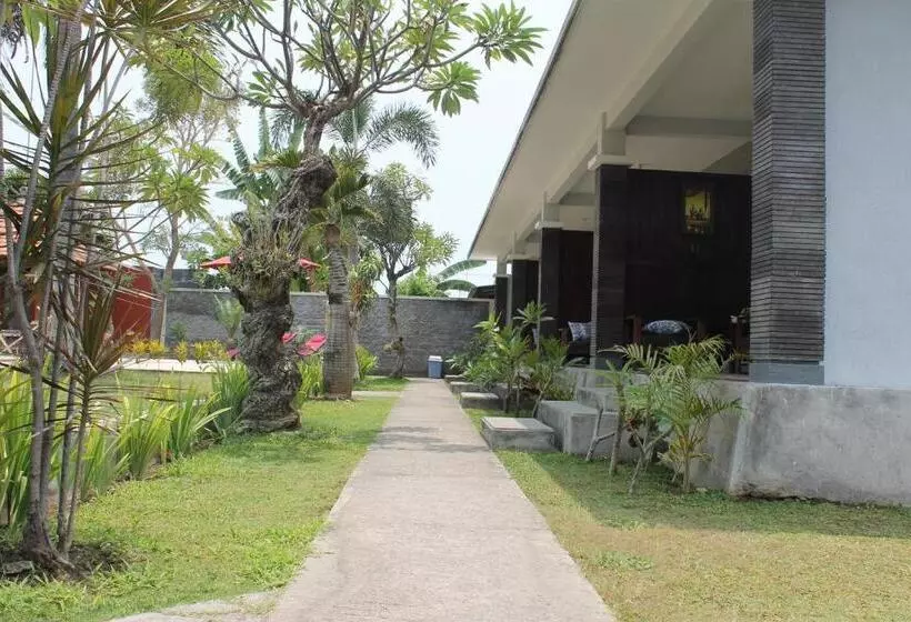 ホテル Prabhu Suites