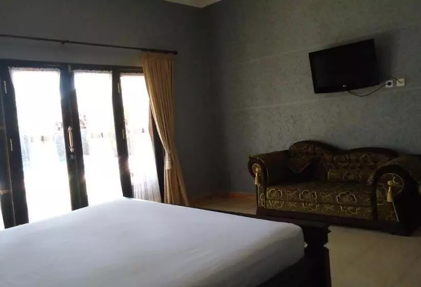 ホテル Prabhu Suites