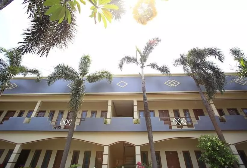 ホテル Reddoorz Plus @ Karet Pedurenan 3