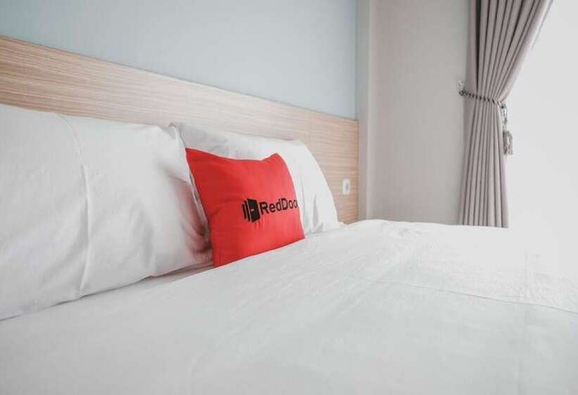 בית מלון כפרי Reddoorz Plus @ Karet Pedurenan 3