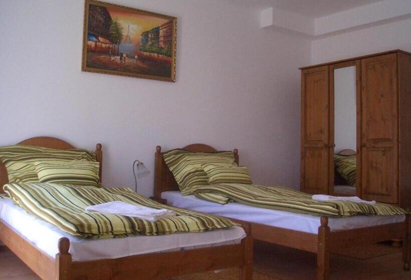 فندق Retro Panzió