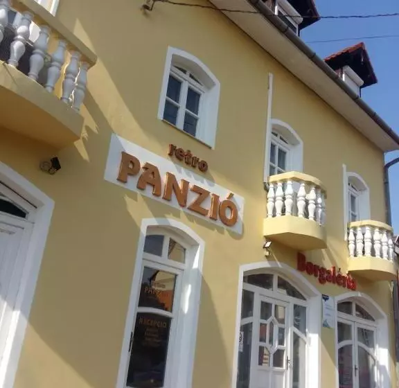 هتل Retro Panzió