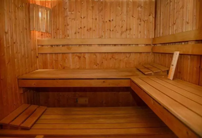 Hotelli Thermal Panzió Igal