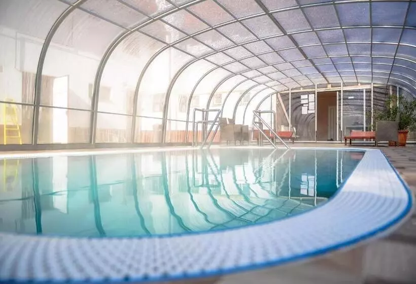 Hotelli Thermal Panzió Igal