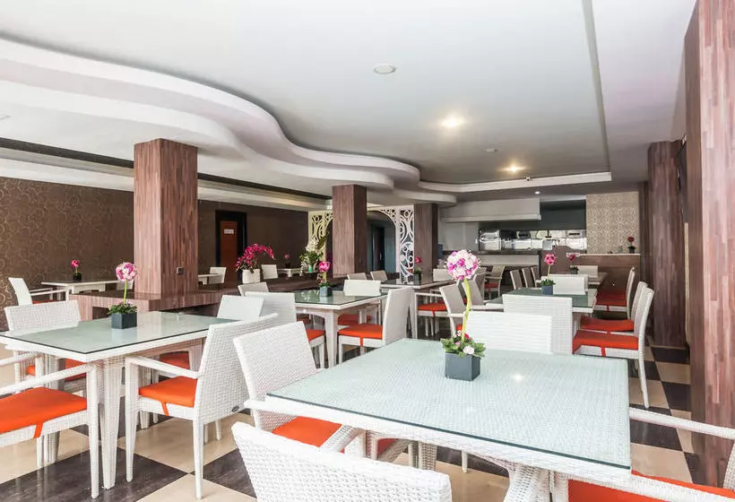 ホテル Zenrooms Denpasar Marlboro