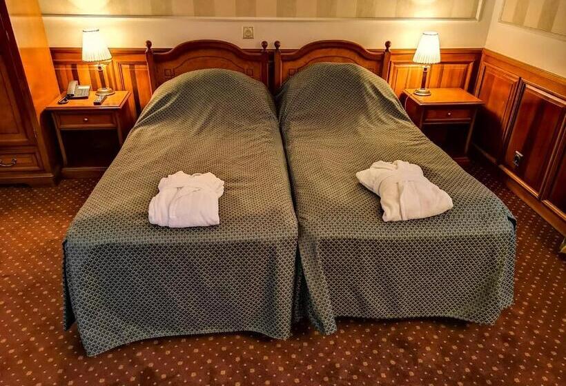 Kastélyhotel Sasvár Resort