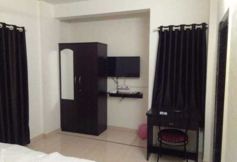 Отель United Corporate Home Thane